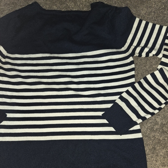 Cielo preppy striped navy blue and white sweater size medium - Picture 4 of 4